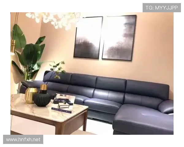 杨威家里沙发都得定制，隔壁都看不下去了这生活也太奢了吧！