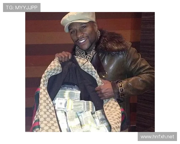 看到弗洛伊德·梅威瑟在路边小吃摊门口举着一堆腕表自拍，这反差把我笑趴