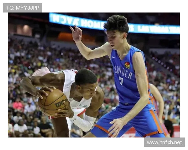 切特·霍姆格伦挡拆制造错位 拉开内线得分效率差距